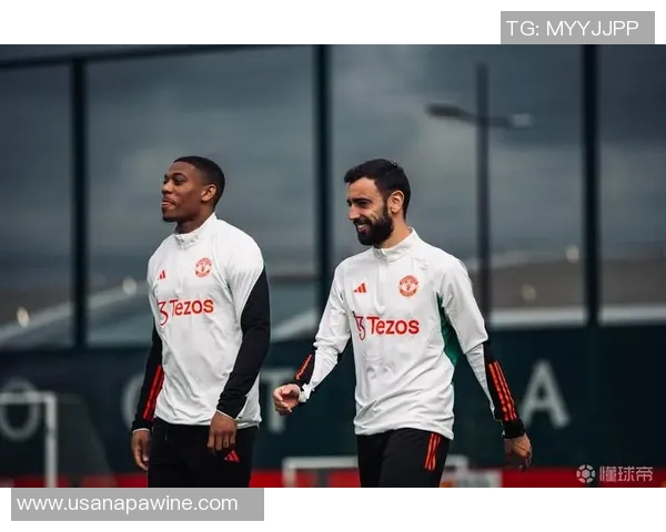 曼联新赛季训练装备缺乏赞助商支持引发关注 曼联新赛季训练装备缺乏赞助商支持引发关注