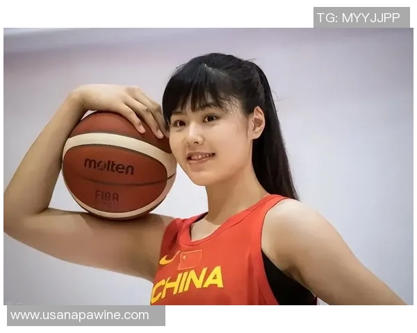 中国女篮新星崛起15岁1米93中锋李月汝妹妹助力换队夺冠