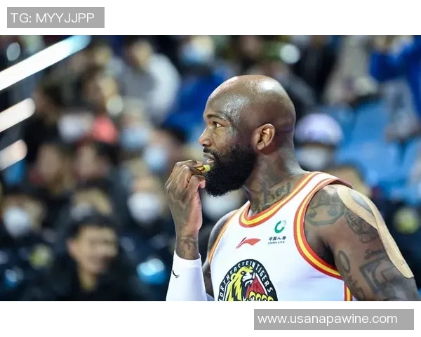 孙铭徽三度荣膺本土助攻王琼斯双拳出击得分助攻兼得